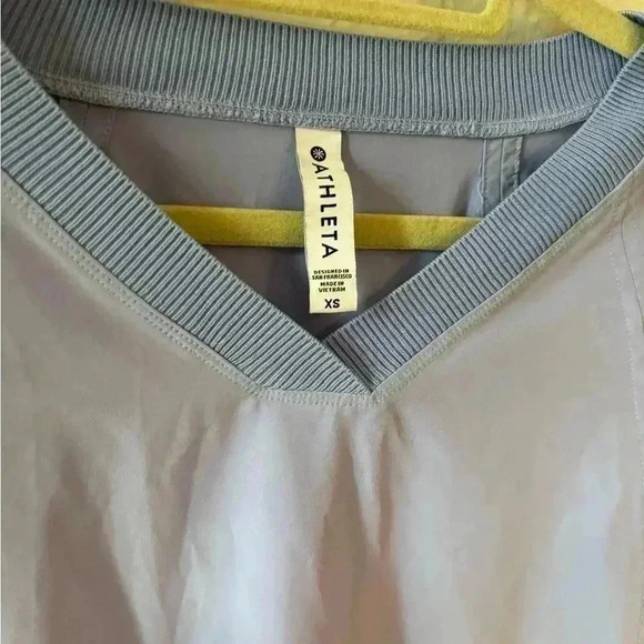 Athleta Zephyr V-Neck Tee - Picture 3 of 5